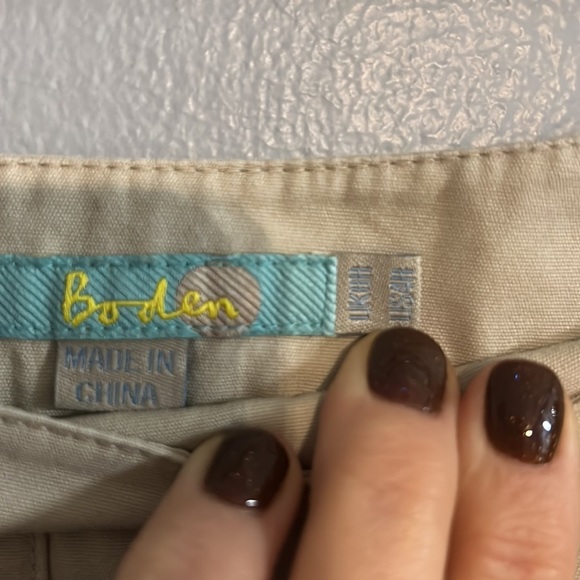 Boden preppy tan skirt with embroidered detail size 4 - Picture 4 of 5